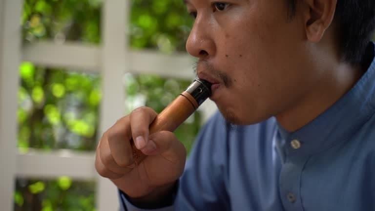 Guía esencial 2025 sobre impuesto cigarrillos electronicos y cómo afecta a los usuarios de e-papierosy