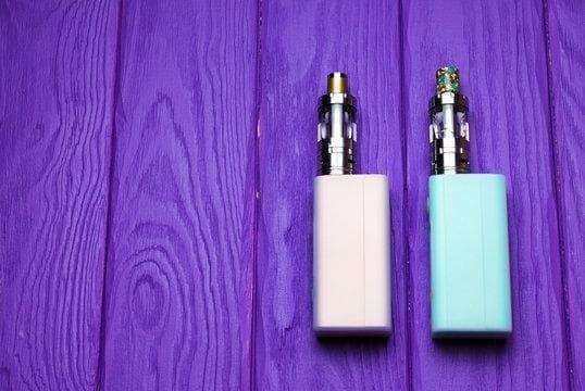 E-Cigi y riesgos cotidianos sobre cigarrillos electronicos prohibido fumar, debates legales y por qué E-Cigi exige nueva regulación