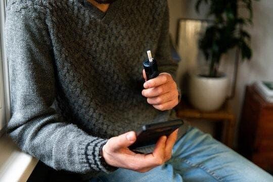 e-smoke guía definitiva sobre cigarrillos electronicos funcionamiento seguridad y mantenimiento